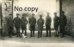 CARTE PHOTO ALLEMANDE - OFFICIERS PASTEUR ET CHIEN A PROVISEUX PRES DE AMIFONTAINE - PROUVAIS AISNE GUERRE 1914 1918 - Guerre 1914-18