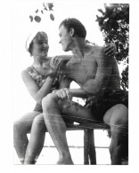 Half Naked Russian Lovers Love Couple Girl & Boy, Direct Eye Contact 1970s Vintage Original Large Amateur Photo - Personnes Anonymes