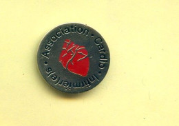 Rare Pins Association Cardio Infirmier Infirmiere E483 - Médical