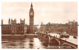 R117052 Houses Of Parliament And Westminster Bridge. London. RP - Sonstige & Ohne Zuordnung