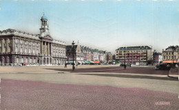 Cambrai * La Grande Place Et L'hôtel De Ville - Cambrai