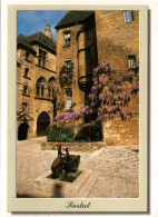 SARLAT - Dans La Cité Médiévale - Sarlat La Caneda