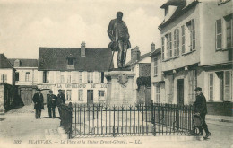 OISE  BEAUVAIS  Place Et Statue Ernest Gerard - Beauvais