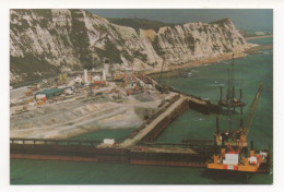 EURO TUNNEL - CONSTRUCTION D'UNE NOUVELLE DIGUE SUR LE SITE DE SHAKESPEARE CLIFF , AVRIL 1988 - Trains
