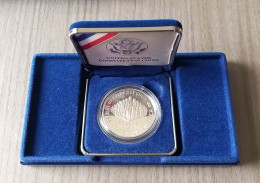 Superbe Pièce 1$ Américain En Argent Constitution De 1987 En Coffret D'origine - Collections