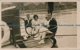 R117601 Old Postcard. Two Women And Men On The Yacht. Jackson - Monde