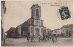 44 - B17398CPA - SAINT JULIEN DE CONCELLES - Eglise Et La Place - Très Bon état - LOIRE-ATLANTIQUE - Other & Unclassified