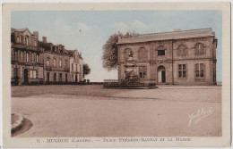 40 - B16922CPA - MUGRON - Place Frederic Bastiat Et La Mairie - Très Bon état - LANDES - Other & Unclassified