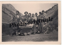 Photo Originale - Militaires Soldats Bidasses Armée Guerre - Année Lieu ? - Montagne - Poussette - Guerra, Militares