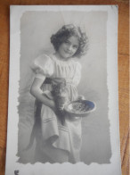 CARTE POSTALE ANCIENNE Grete Reinwald Avec Son Chat - Portraits