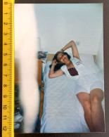 #21   Anonymous Persons -  Woman Femme / She Is Lying On The Bed - Anonyme Personen