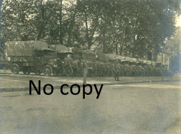 PHOTO FRANCAISE -ALIGNEMENT DES CAMIONS DE LA SECION A SAINT DIE PRES DE LA VOIVRE VOSGES  1914 1918 - Guerra, Militari