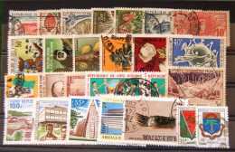 Africa Afrique - Small Batch Of 26 Stamps Used Mai2024 - Mezclas (max 999 Sellos)