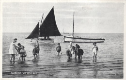 Paddling At Hoylake, Wirral, Merseyside. Unposted - Otros & Sin Clasificación