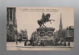 CPA - 76 - N°252 - Rouen - Place De L'Hôtel De Ville - Statue De Napoléon Ier - Petite Animation - Non Circulée - Rouen