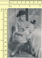 REAL PHOTO, Cute Kid Girl With Doll Fillette Avec Poupee ORIGINAL - Personas Anónimos