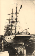 Bateau Voilier 5 Mâts En Cale * Carte Photo * Goëlette - Sailing Vessels