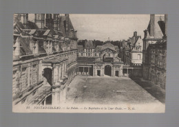 CPA - 77 - N°13 - Fontainebleau - Le Palais - Le Baptistère Et La Cour Ovale - Circulée En 1915 - Fontainebleau