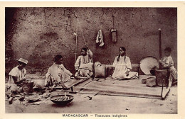 Madagascar - Tisseuses Indigènes - Ed. J. Paoli Et Fils  - Madagaskar