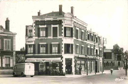 58 - Cosne Cours Sur Loire - Hotel De La Gare Et Rue Du 14 Juillet - Animée - Automobiles - Mention Photographie Véritab - Cosne Cours Sur Loire