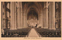Postcard - Nave, East, Bristol Cathedral - Has Wells 1953 Ritten On Rear. Never Posted - Very Good - Non Classés