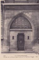 Postcard - La Conciergerie - Guichet De La Prison Ayant Acces Sur Des Gardes - Card No. 4037 - VG - Unclassified