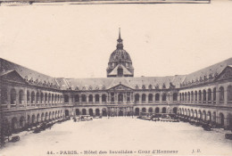 Postcard - Paris - Hôtel Des Invalides - Cour D'Honneur - Card No. 44 - VG - Unclassified