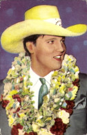 CPA Schauspieler Und Sänger Elvis Presley, Portrait, Hut, Blumenkranz - Actores