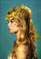CPA Schauspielerin Brigitte Bardot, Portrait - Actores