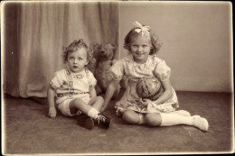 Photo Kinderportrait, Mädchen Und Junge Mit Ball Und Teddybär, Oktober 1940 - Photographie