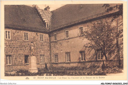 ABLP10-67-0916 - MONT-SAINTE-ODILE  - La Cour Du Couvent Et La Statue De La Sainte - Sainte Odile