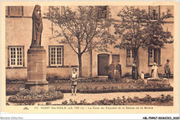 ABLP9-67-0786 - MONT-SAINTE-ODILE - La Cour Du Couvent Et La Statue De La Sainte - Sainte Odile