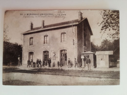 Cpa 86 Mirebeau En Poitou La Gare - Mirebeau