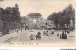 ACNP10-58-0870 - NEVERS - La Rue Et La Porte De Paris  - Nevers