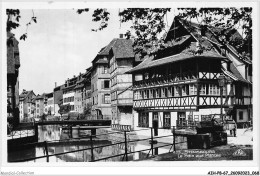 AIHP8-67-0865 - STRASBOURG - Le Bain Aux Plantes - Strasbourg