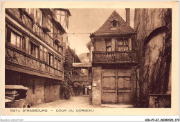 AIHP7-67-0817 - STRASBOURG - Cour Du Corbeau - Strasbourg