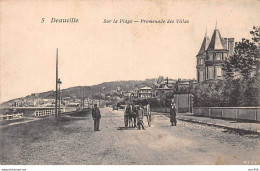 14 - DEAUVILLE - SAN51403 - Sur La Plage - Promenade Des Villas - Deauville