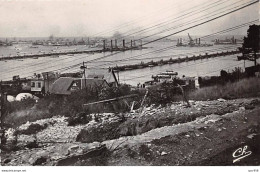 14 - AROMANCHES LES BAINS - SAN50246 - "Port Winston Churchill" - Vue Sur Le Port, Les Jetées - CPSM 14x9 Cm - Arromanches