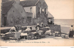 14 - ARROMANCHES - SAN66556 - Le Lavoir Et La Fabrique De Filets - Arromanches