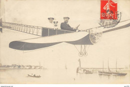 17 - N°83271 - ROYAN - Couple Et Un Chien Dans Un Avion - Carte Photo Et Montage - Royan