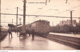 18 - VIERZON - SAN31702 - Gare Intérieure - Train - Vierzon