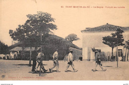 17. N°105788 .st Martin De Re .le Bagne .forcats En Corvee .prison . - Saint-Martin-de-Ré