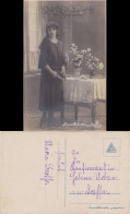 Ansichtskarte  Herzlichen Glückwunsch Zur Konfirmation 1918 Mädchen Am Tisch - Autres & Non Classés