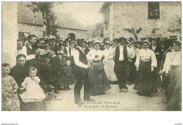 19 . N°35793.la Fete Au Village - Brive La Gaillarde