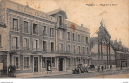 18 .n°109610 .  Vierzon . Voiture . Place De La Gare . Hotel Terminus .en L Etat . - Vierzon