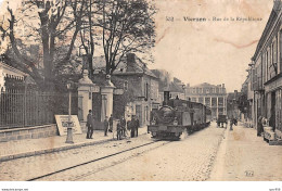 18 .n° 106970 . Vierzon .train .garage Auto .rue De La Republique .en L Etat . - Vierzon