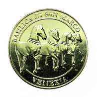 Italy Medal Venice Saint Mark's Basilica Horses 30mm Gold Plated 04143 - Autres & Non Classés