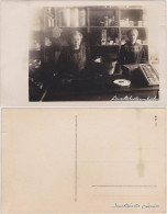 Ansichtskarte  Frauen In Tabakladen 1918  - People