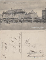 Postcard Kopenhagen København Schloss Amalienborg, Wachtparade 1914  - Danemark