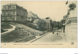 14.HOULGATE.n°29652.LE JARDIN DU GRAND HOTEL ET LA RUE DES DUNES - Houlgate